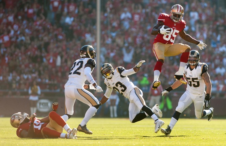 Vernon Davis San Francisco 49ers tight end